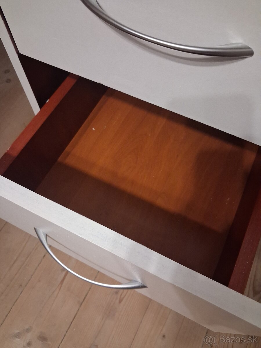 Darujem písací stôl - 2
