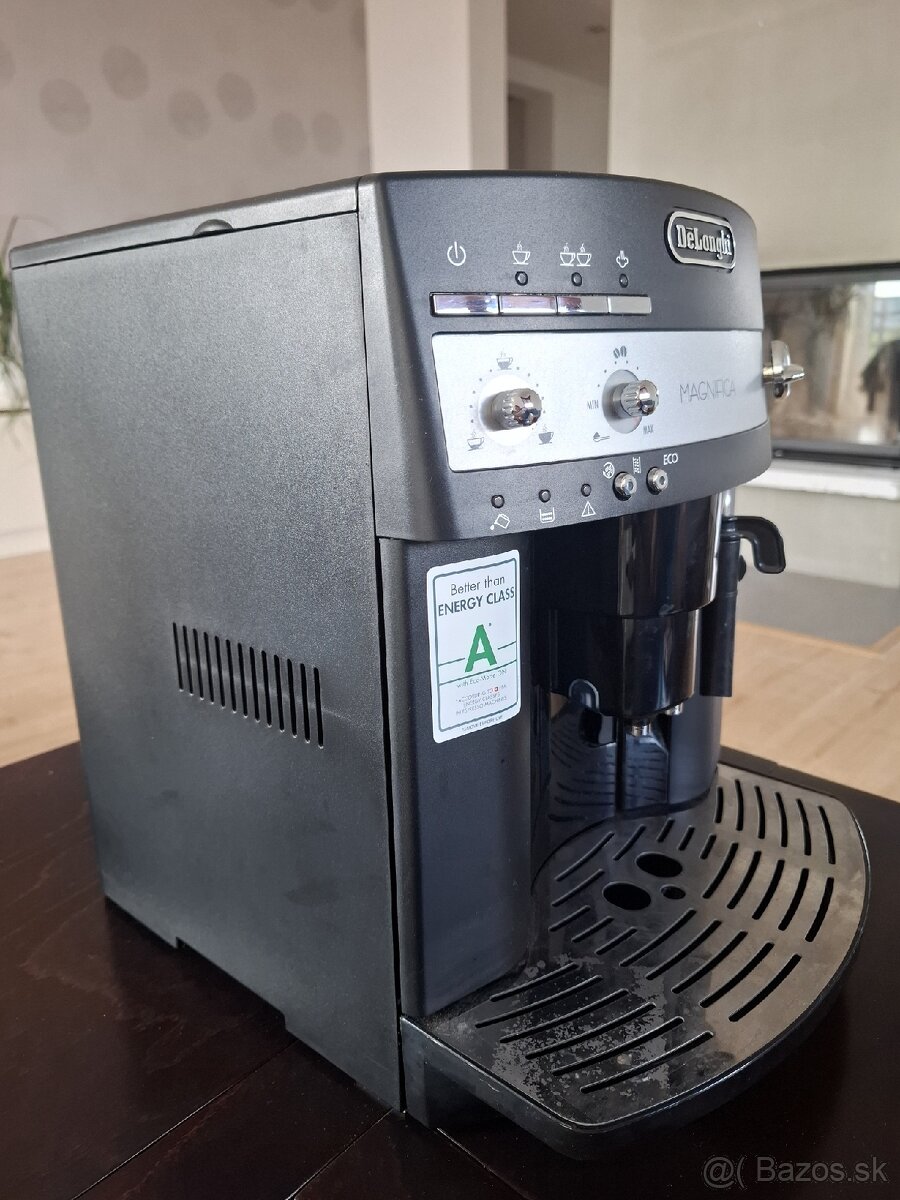 Kávovar Delonghi Magnifica - 2