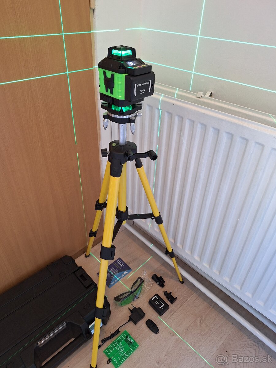 Krížový laser 4D, statív, kufrík - 2