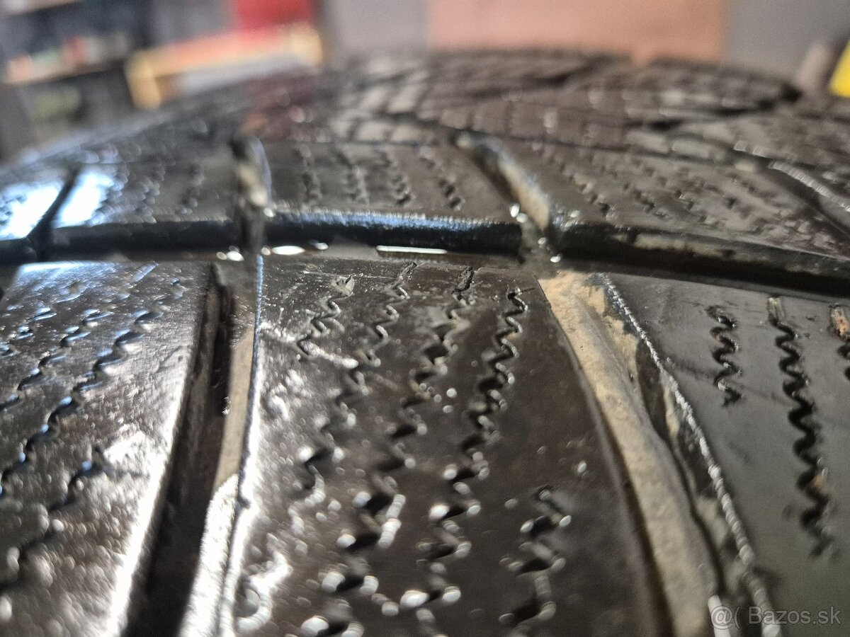 245/45 R20 - 2