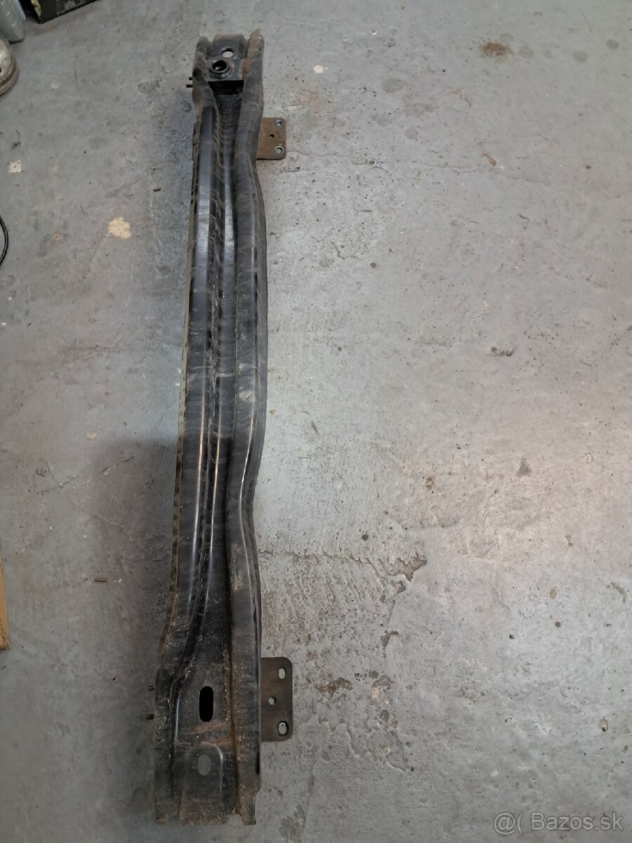 Auto náhradné diely - 2