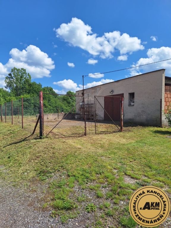 Bývala kotolňa + poschodová garáž na predaj, Dobrá Niva - Pohľad 2