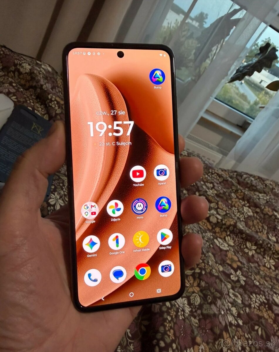 Motorola Razr 50 Ultra - 2