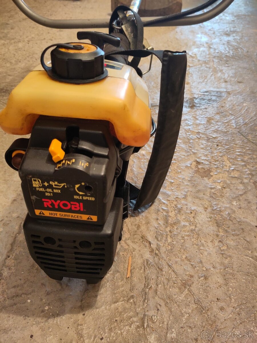 Krovinorez Ryobi 330 RB - 2
