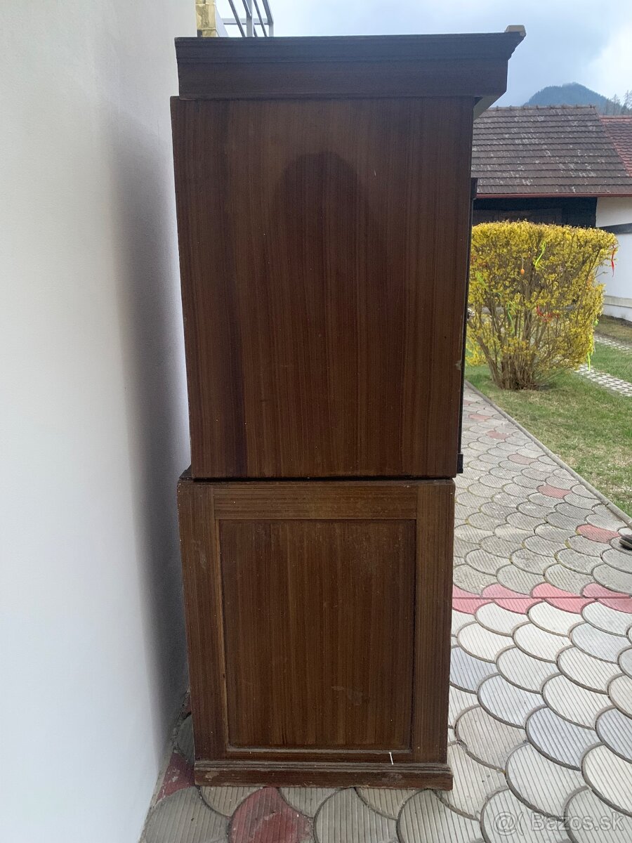 Funkčný starožitný trezor - 2