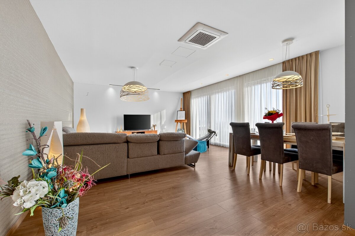 NA PREDAJ EXKLUZÍVNY 4-IZBOVÝ BYT S VÝHĽADOM NA RAKÚSKO - 2