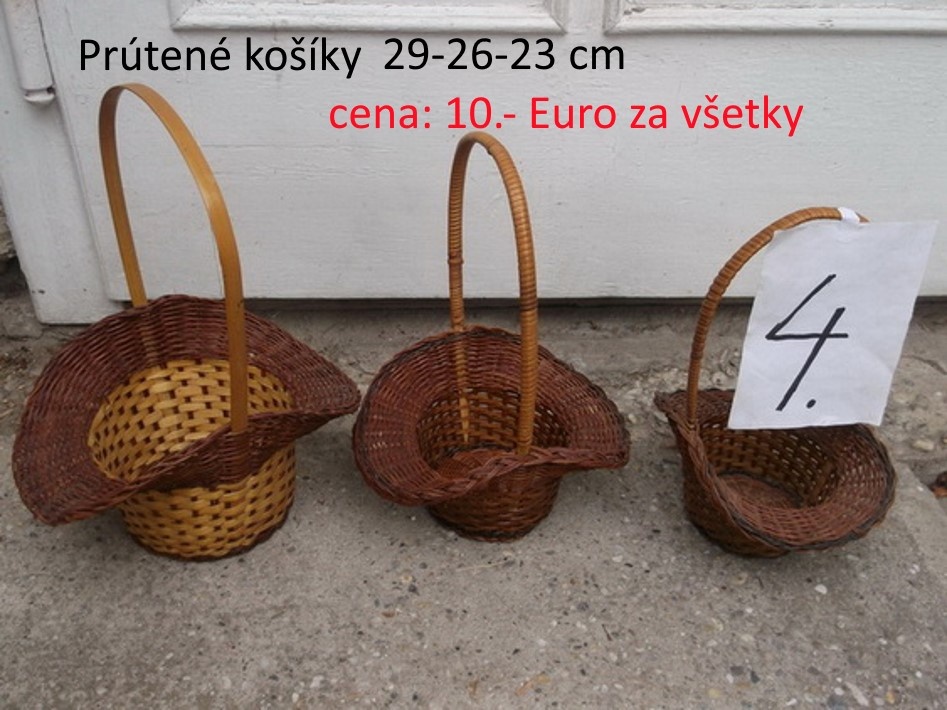 Prútený košík a retro obrazy - 2