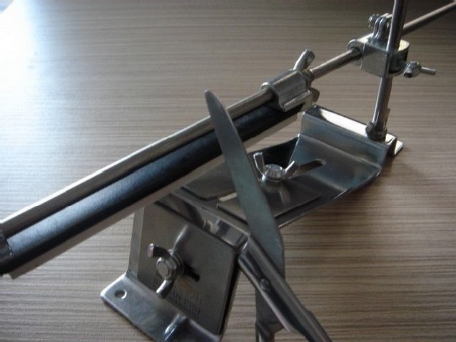 PROFI nástroj na ostrenie nožov, nožníc, sekáčov, atď... - 2