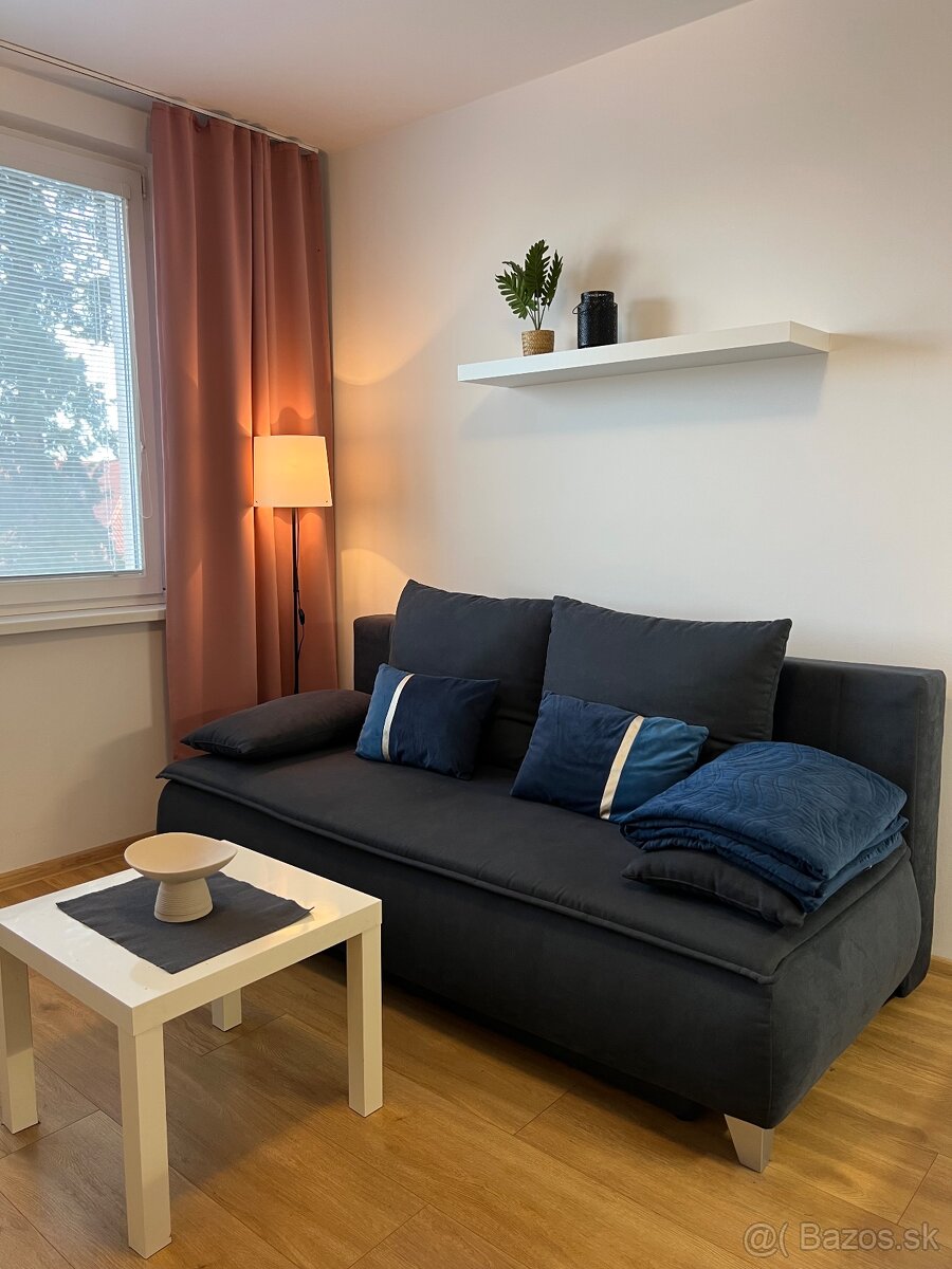 PRENÁJOM- Garsonka v centre - NITRA - 2