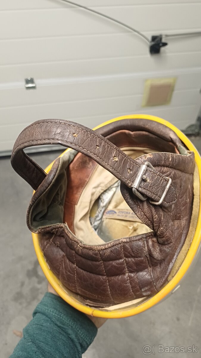 Prilba - žaluďovka - 2