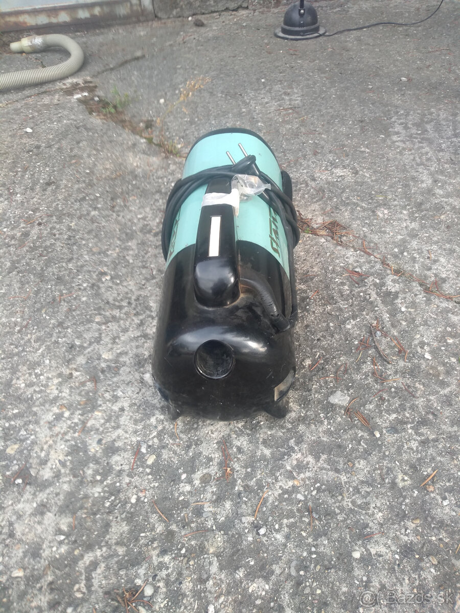 RETRO FUNKčNY VYSAVAč - 2