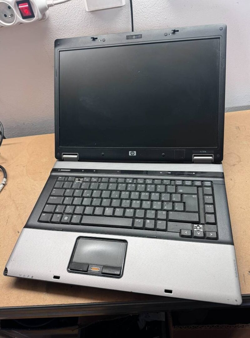 Predám použitý notebook HP 6730b. Core2Duo 2x2,40GHz. 4gbram - 2