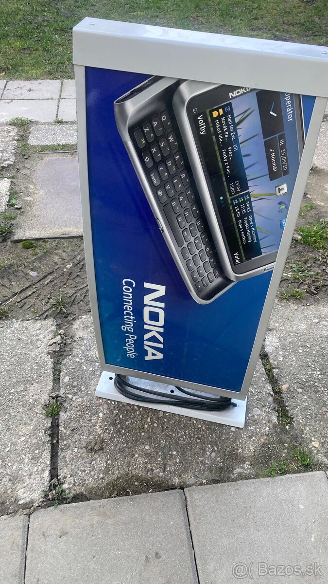 Predam stary svetelny napis nokia - 2