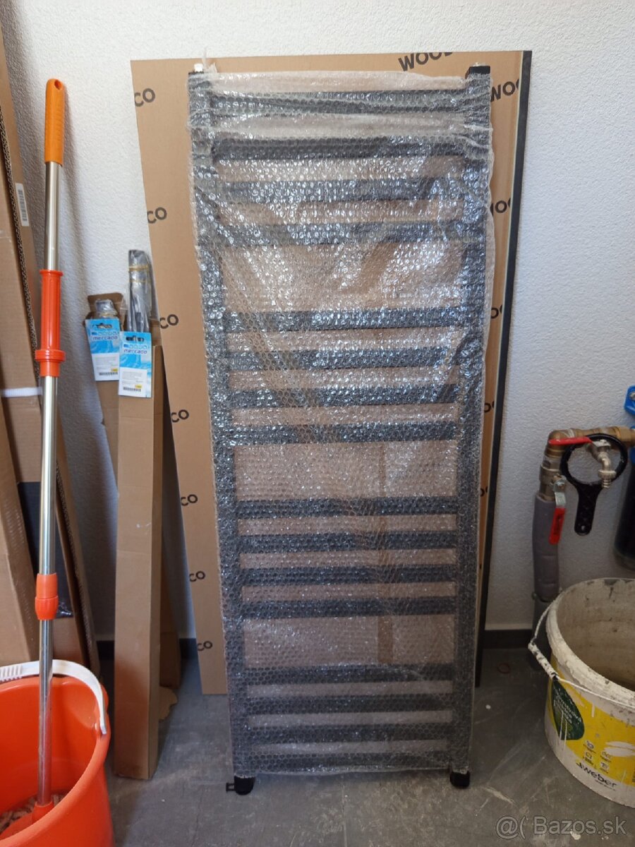 Kúpelňový radiátor 120/40 čierny - 2