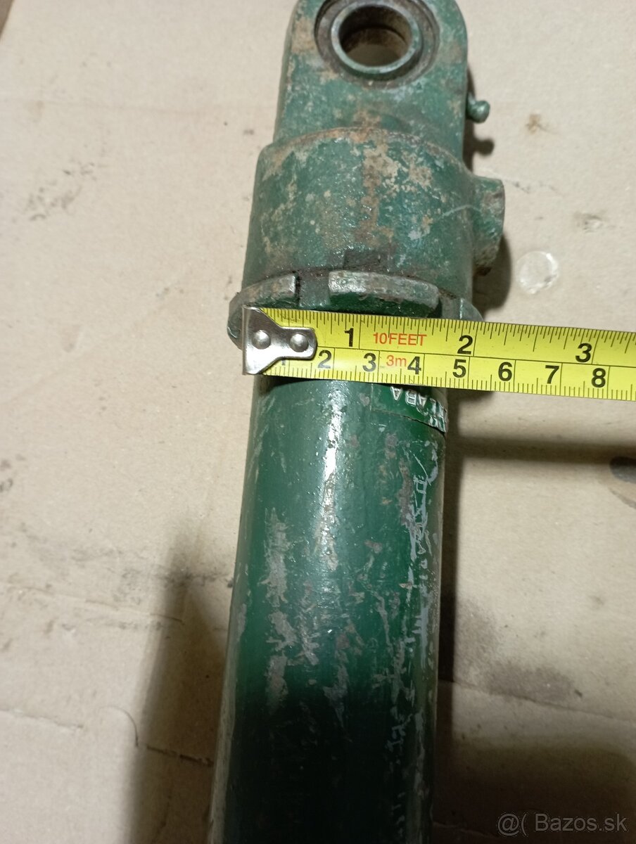 Jednocinny hydraulicky piest - 2