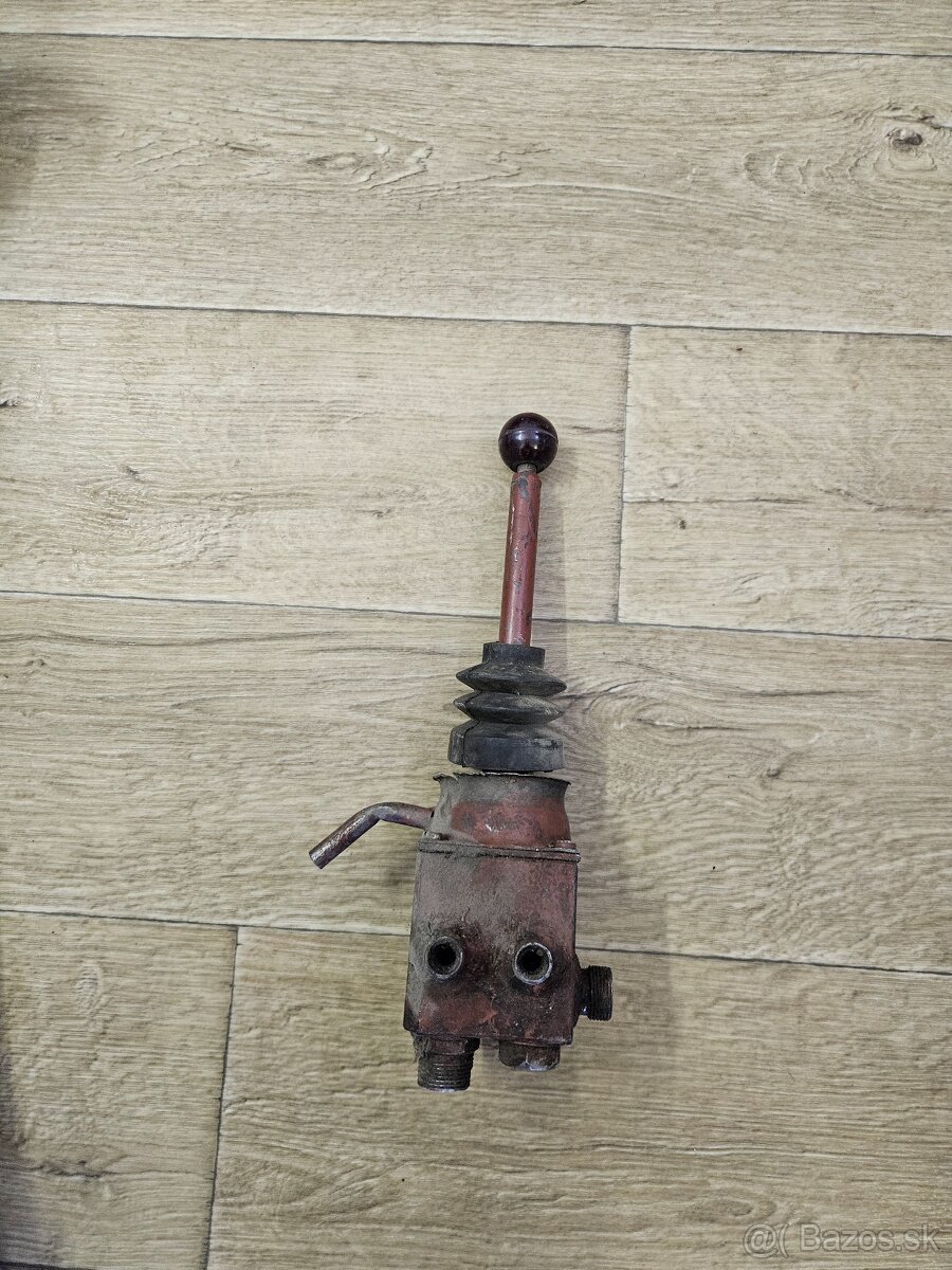 Joystick ovládanie hydrauliky - 2