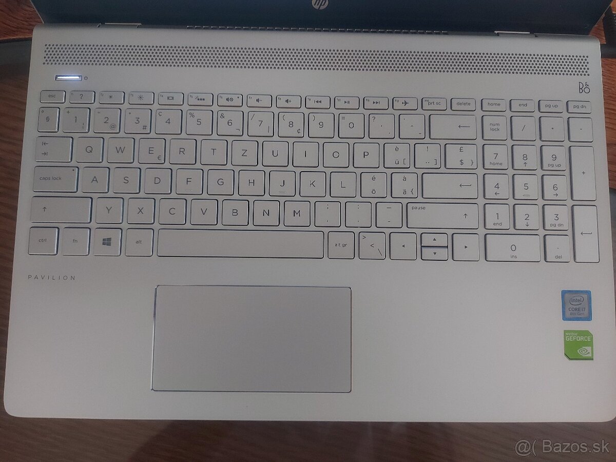 Štýlový HP Pavilion 15 (i7 / 16GB RAM / SSD) – Ako nový - 2