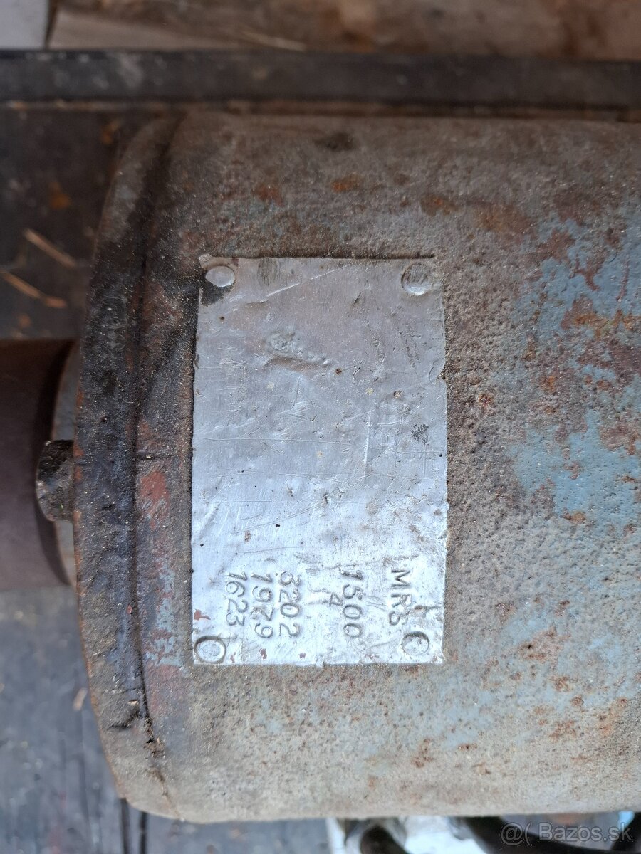 Motor s prevodovkov - 2