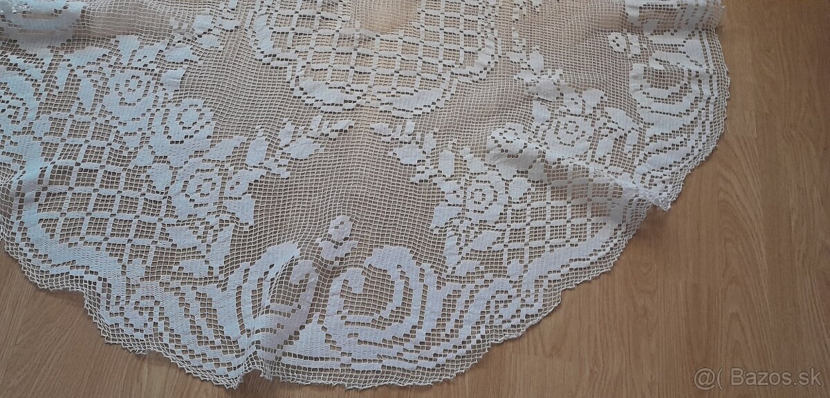 Veľký okrúhy obrus - 2