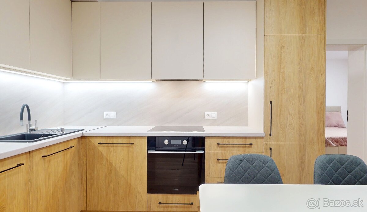 NOVOSTAVBA v CENTRE 3 izb.byt s veľkou terasou 127m2 - 2