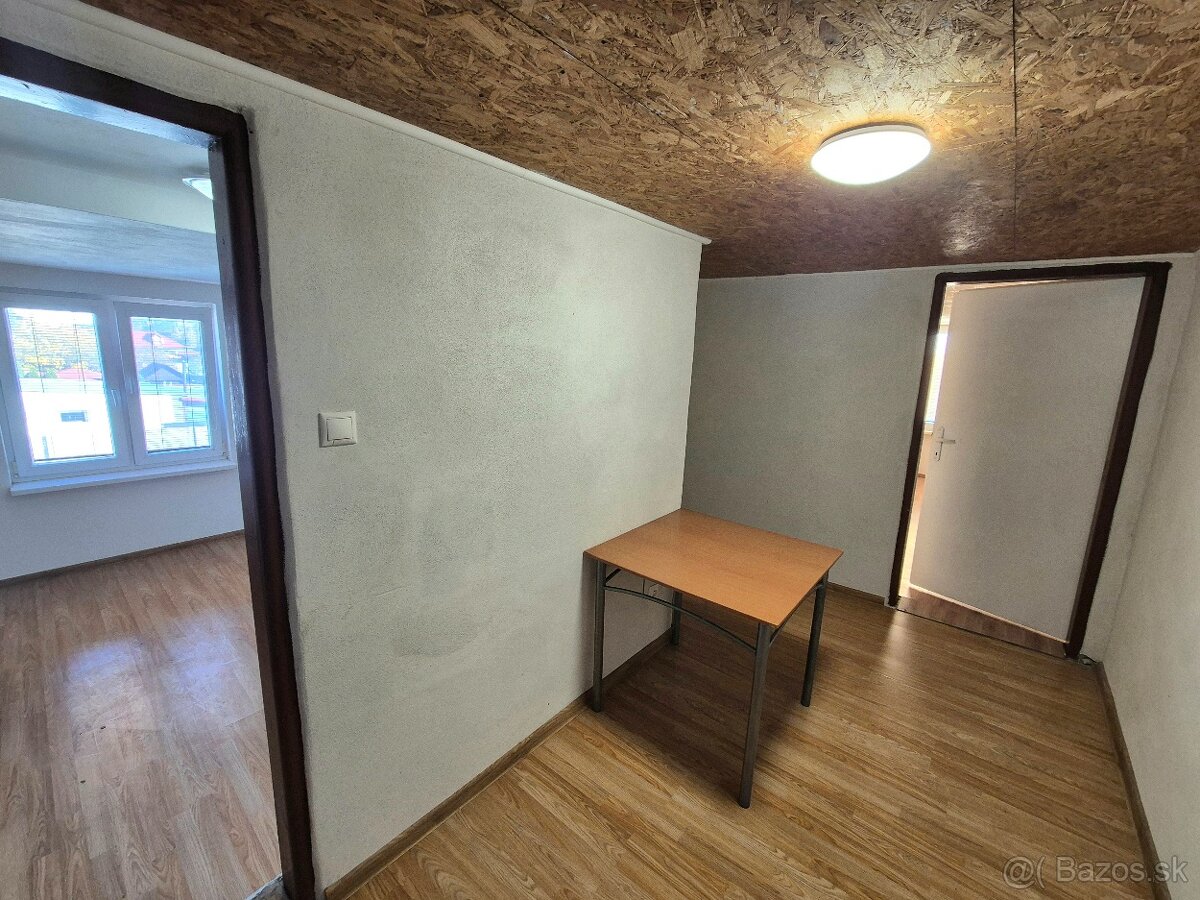 Prenájom 1.izbového bytu v rodinnom dome_Levice - 2