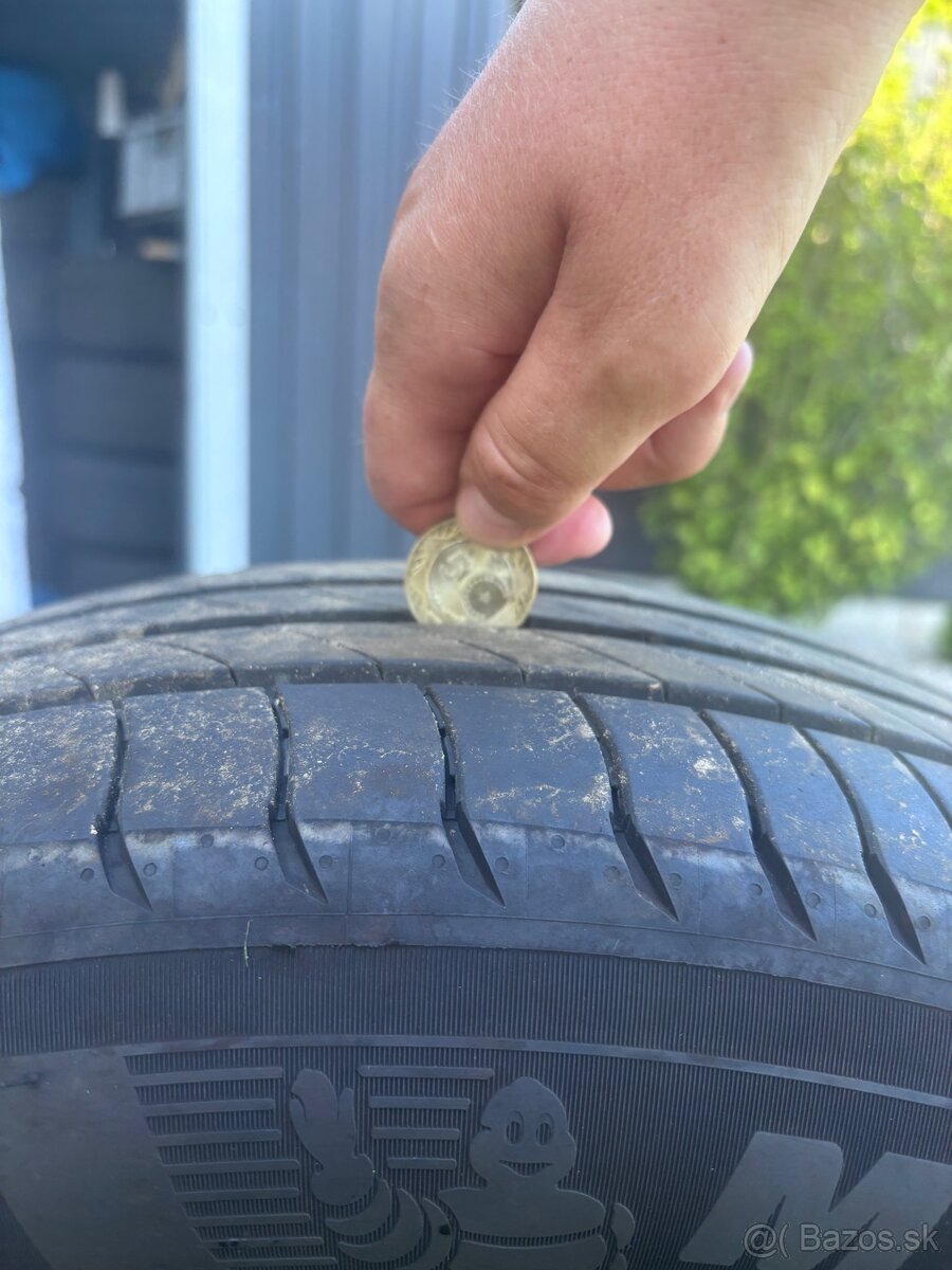 Michelin 215/65 R17 letne pneu - 2