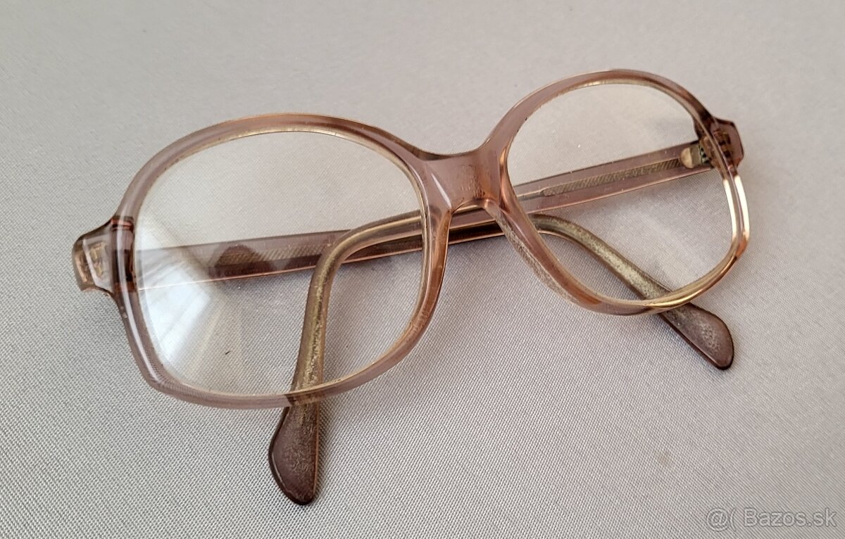 Rekvizita okuliare - 2