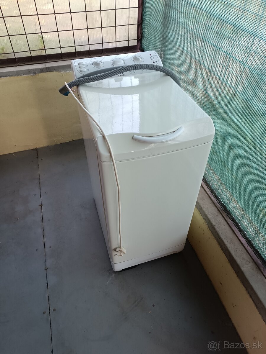 Automatická práčka Indesit WT82 - 2
