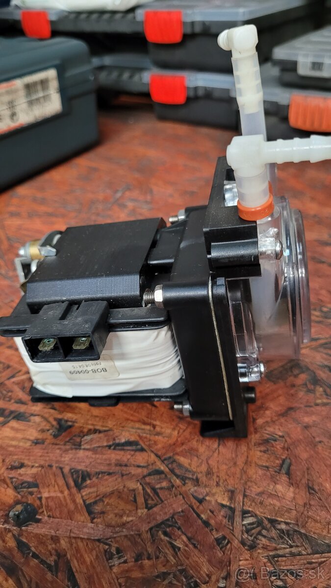 Čerpadlo ,peristalicka pumpa na olej. - 2