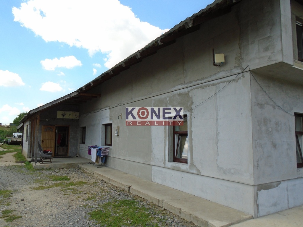 NOVINKA - Poschodový rodinný dom v obci DRAHŇOV - 2