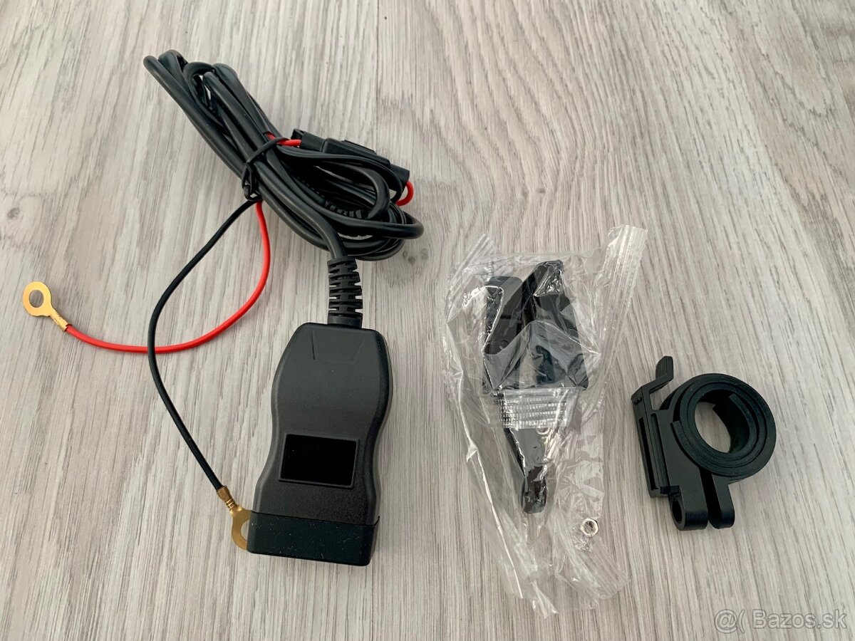 Zásuvka na motocykel - 2