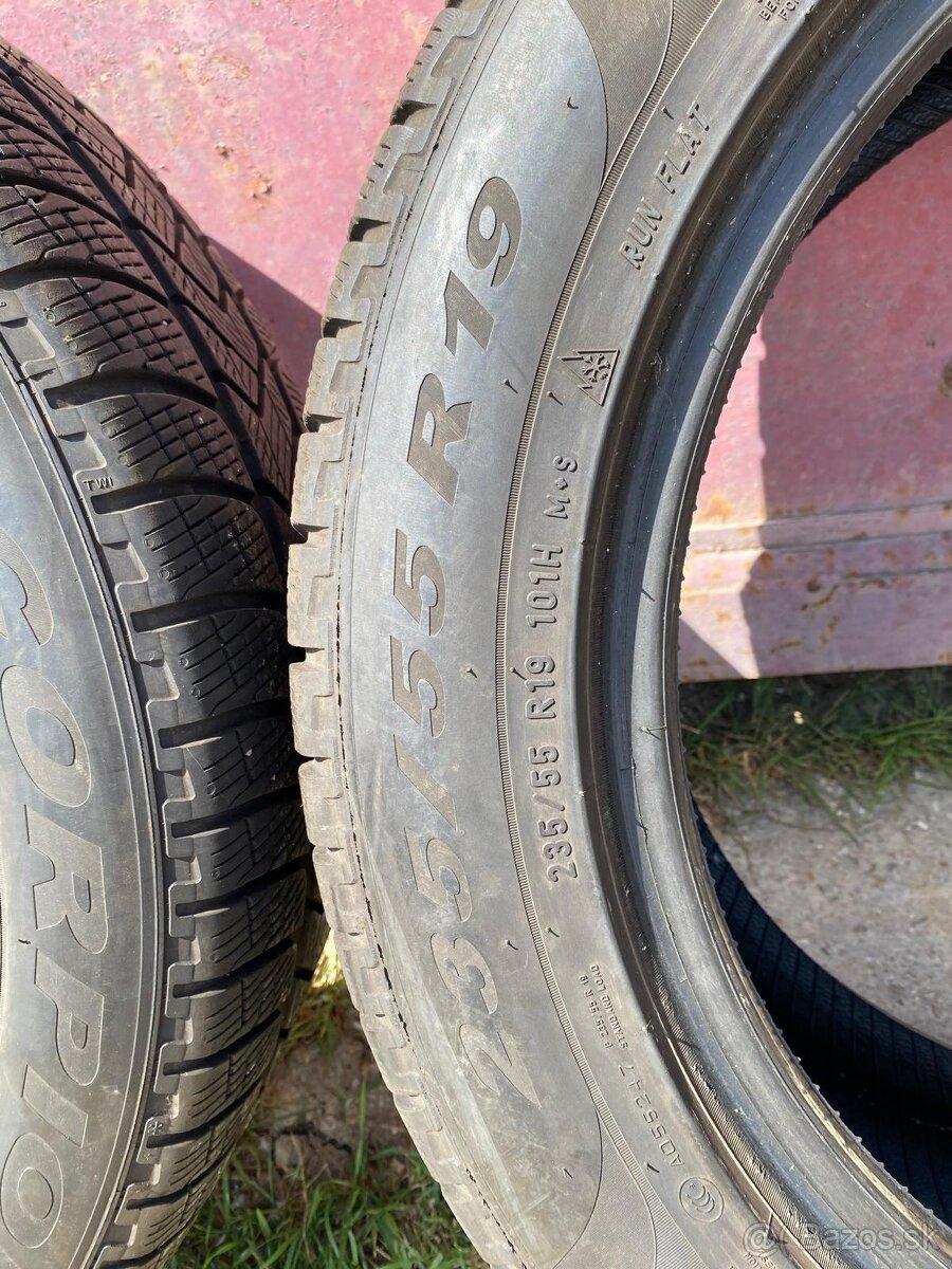 Pneu Pirelli 235/55 R19 - 2