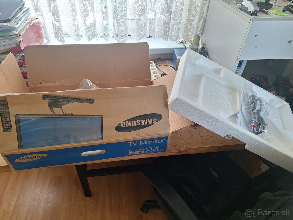 samsung TV - 2