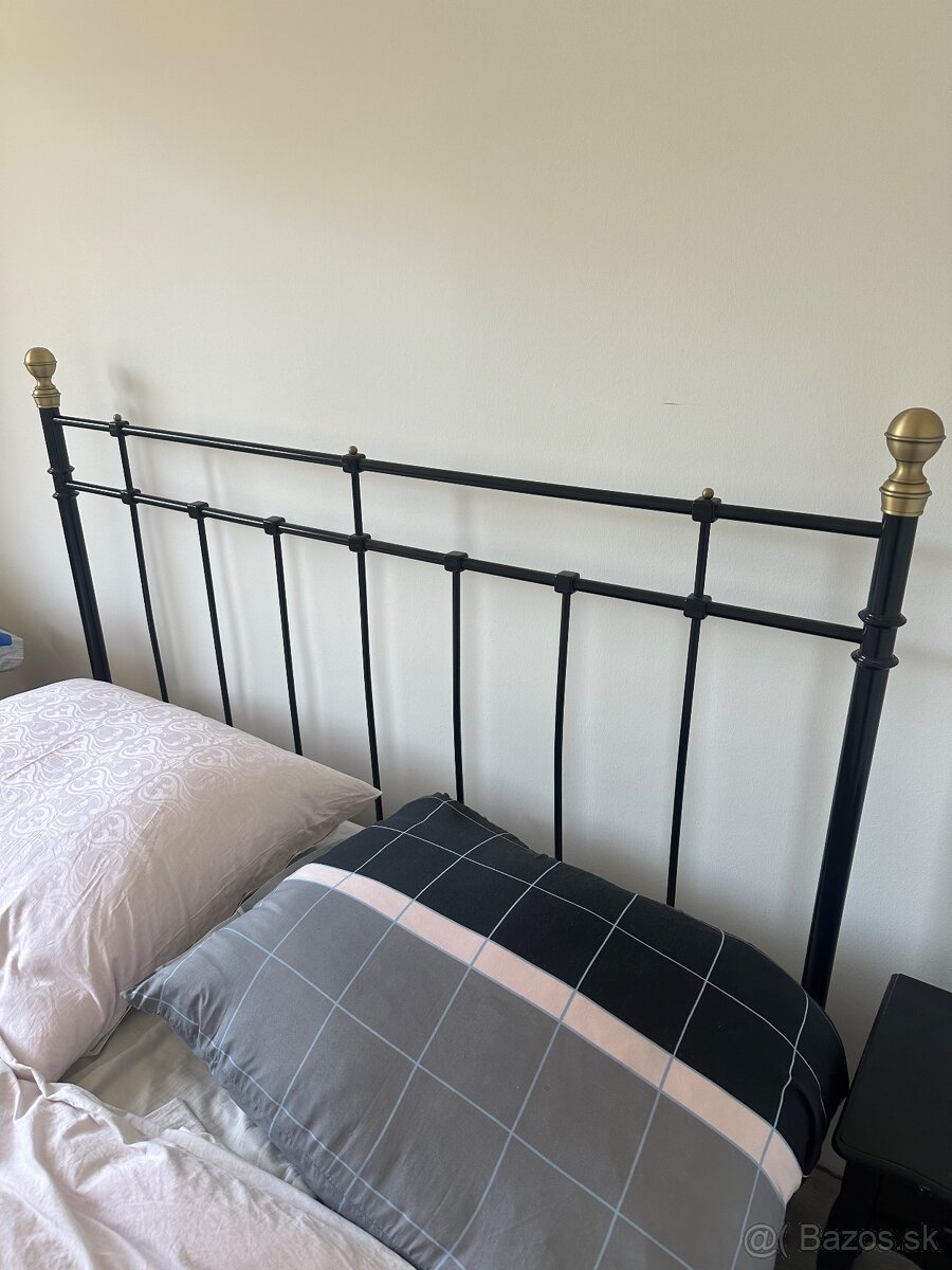 IKEA posteľ + rošty + nočné stolíky - 2