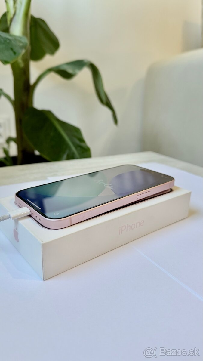 iPhone 15 pink - 2