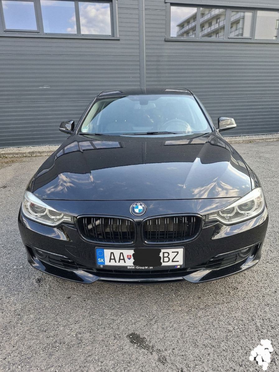 Predam BMW 320i(f30) Luxury line r.v.2012,135kw, - 2