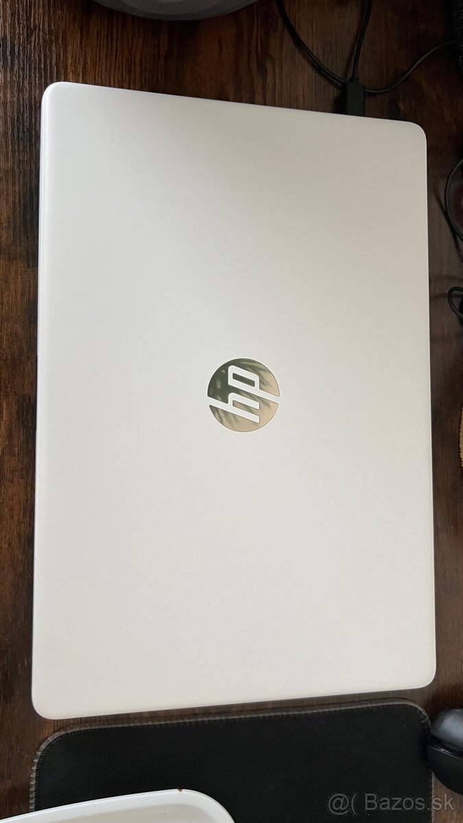 Notebook značky HP - 2
