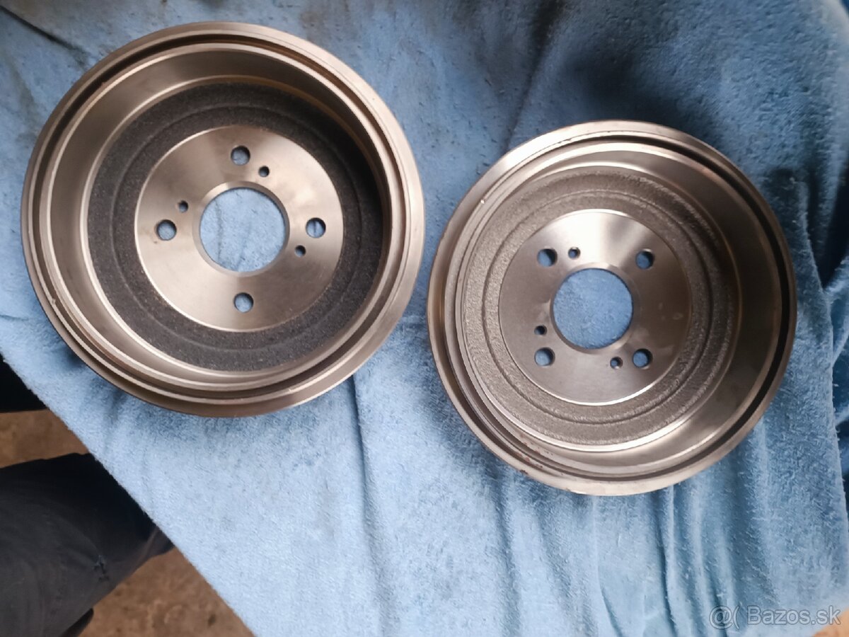 Predám 2× brzdový bubon – J3408007 (zadný) - 2