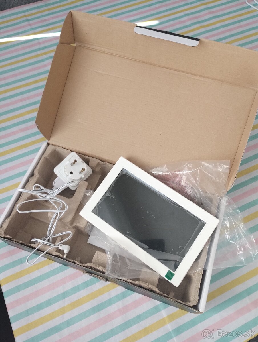 Predám digitalny fotorámik zn.Bush - 2