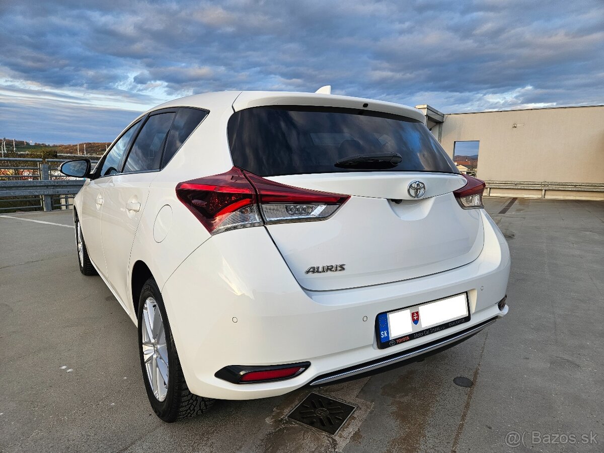 ✅Toyota Auris 1.6 benzín➡️89.000 km➡️r.v.:2016 - 2