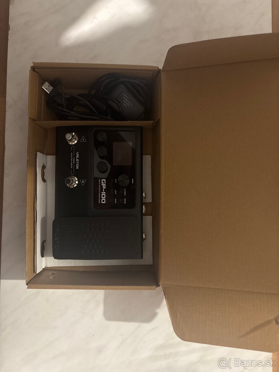 Valeton GP-100 a Behringer NR300 Noise Reducer - 2