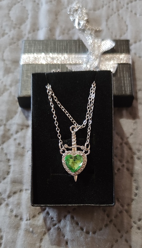 retiazky srdce a meč - 2