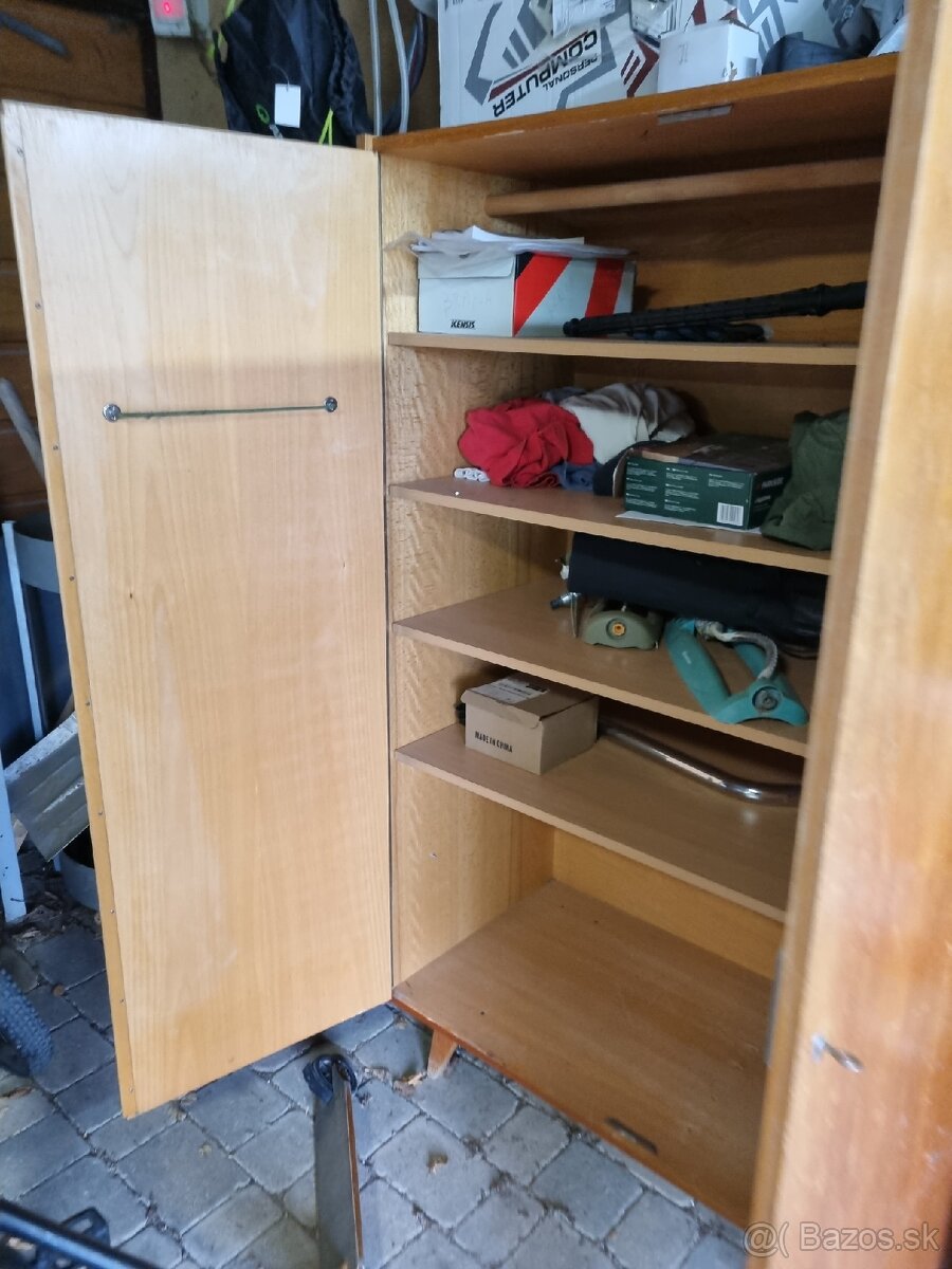 Skriňa z poctivého materialu - 2