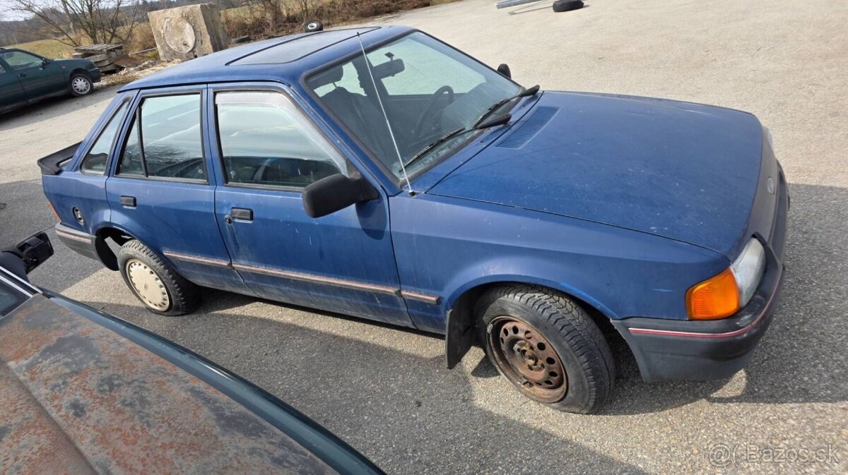 Ford Escort 1.3 rok 1986 - 2