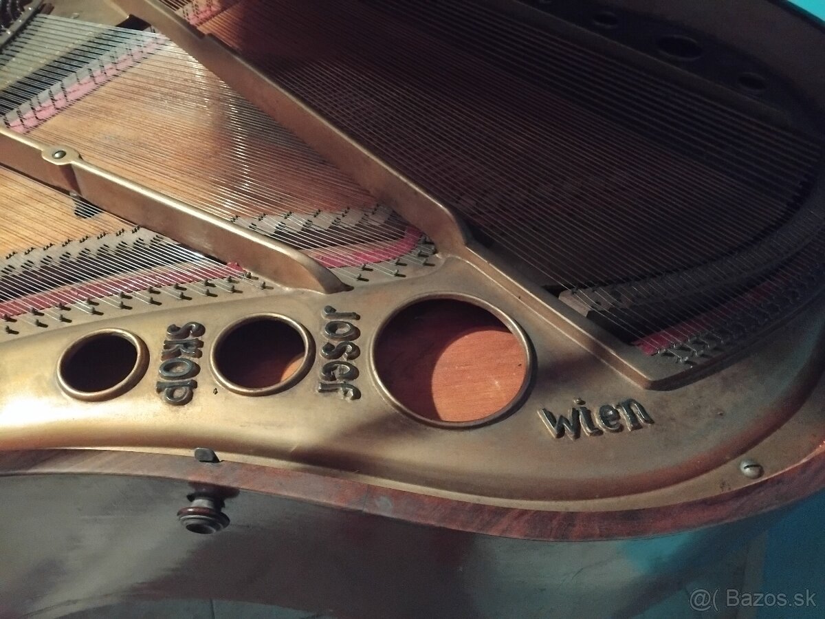 Retro piano - 2