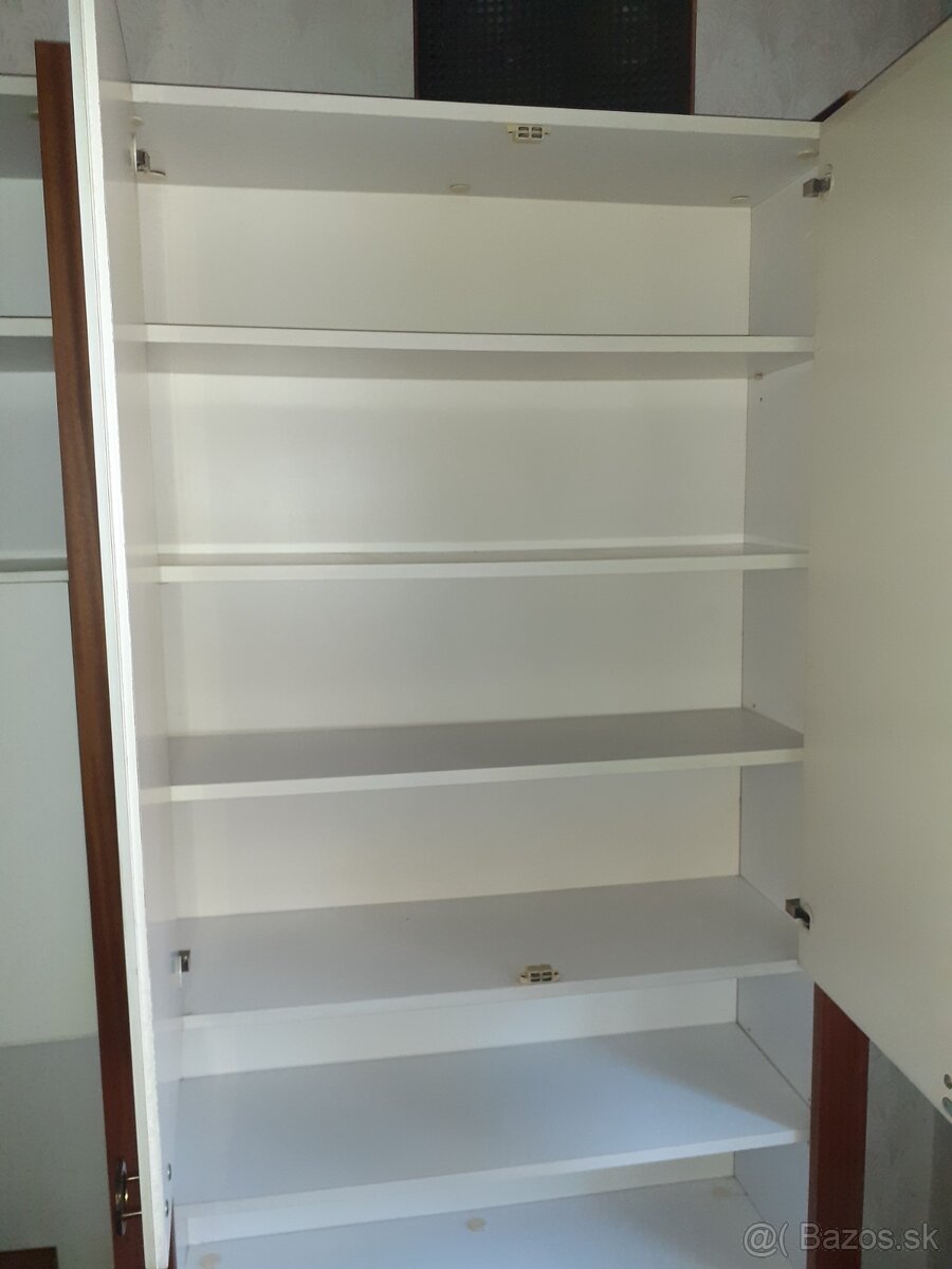 Darujem bielu obyvaciu retro stenu - 2