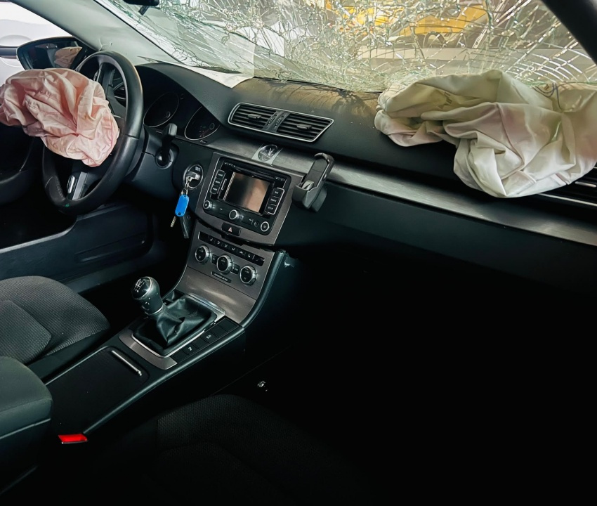 Volkswagen Passat Variant 2.0TDi , havarované - 2