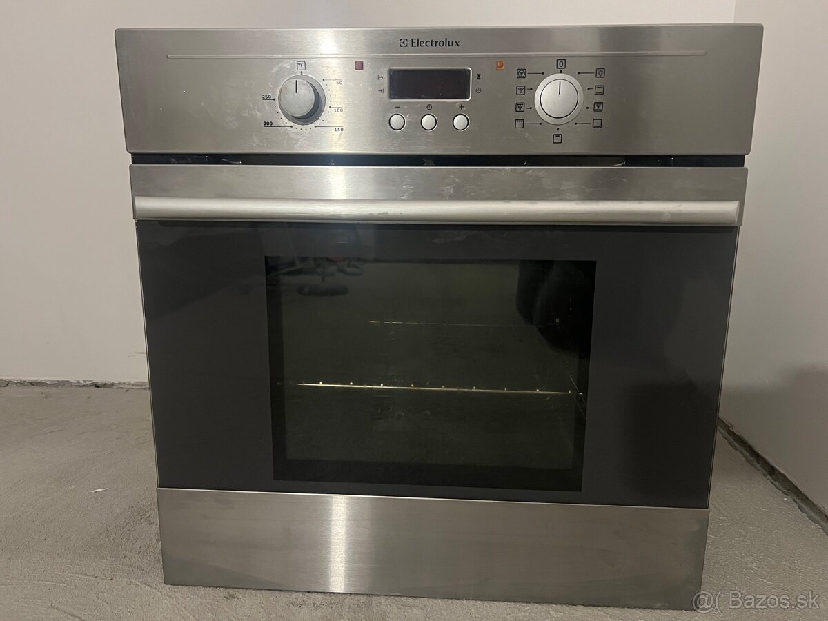 Vstavaná rúra Electrolux EOB 53102 X - 2