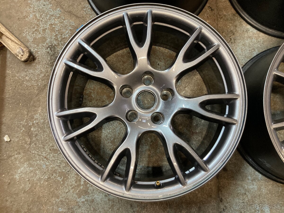 Tesla 19" originál s letnými pneu - 2