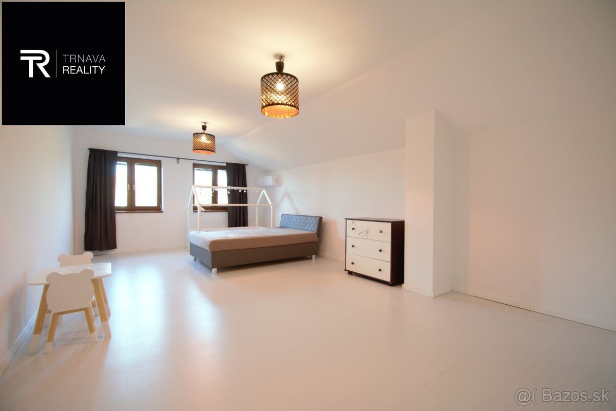 Veľký moderný 7 izbový rodinný dom s dvojgarážou, krytou ter - View 2